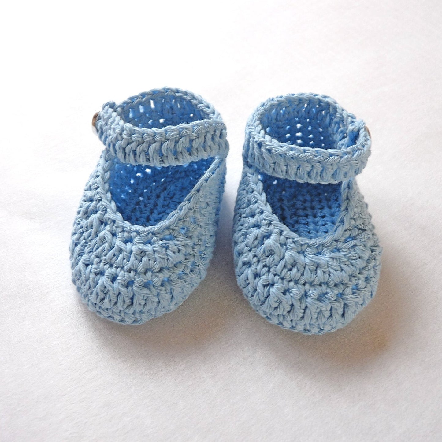 crochet baby booties, light blue