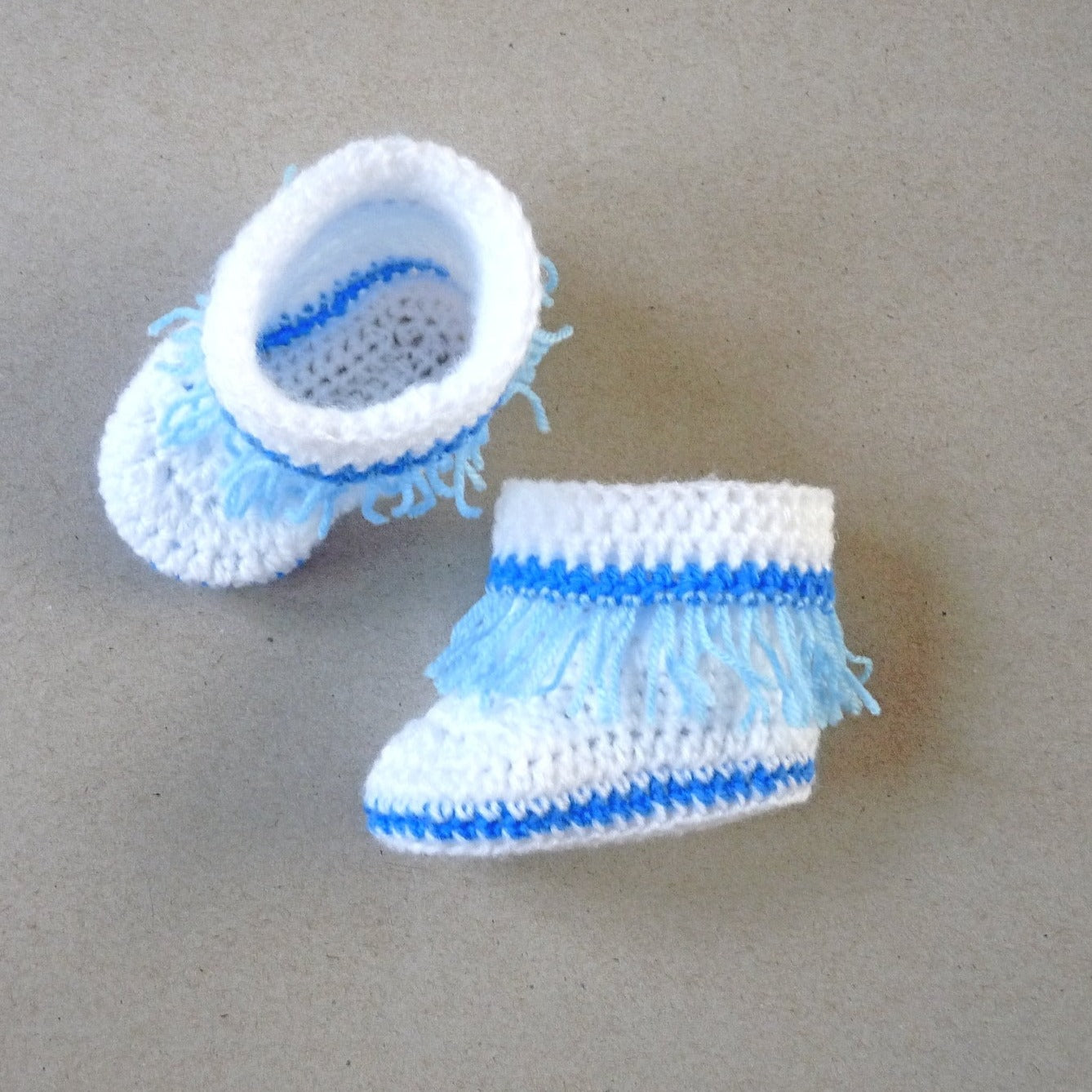 crochet baby moccasins, white and blue