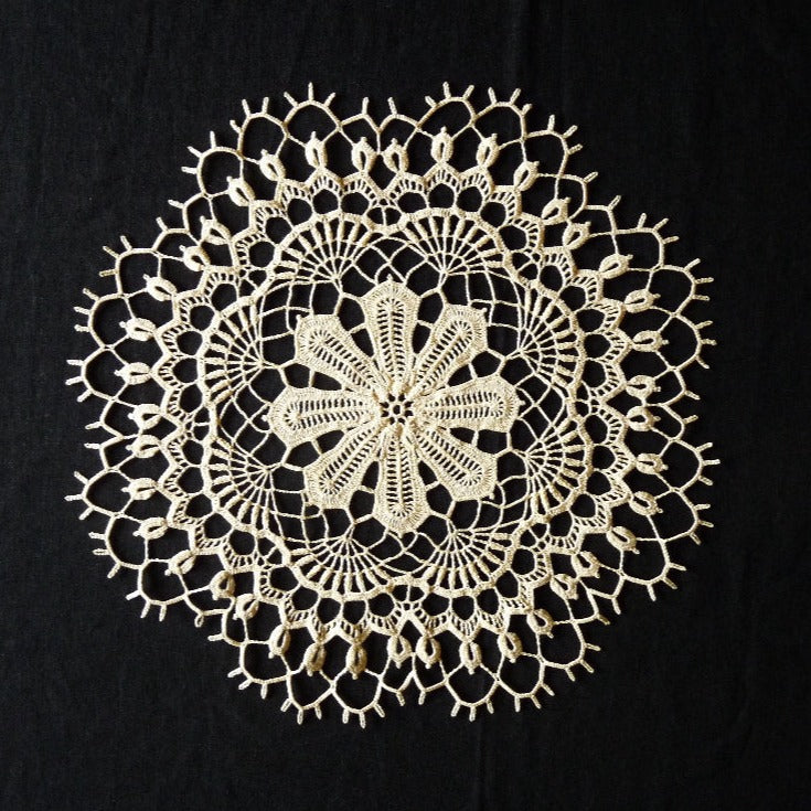 cream large round crochet doily, centrepiece, handmade home décor