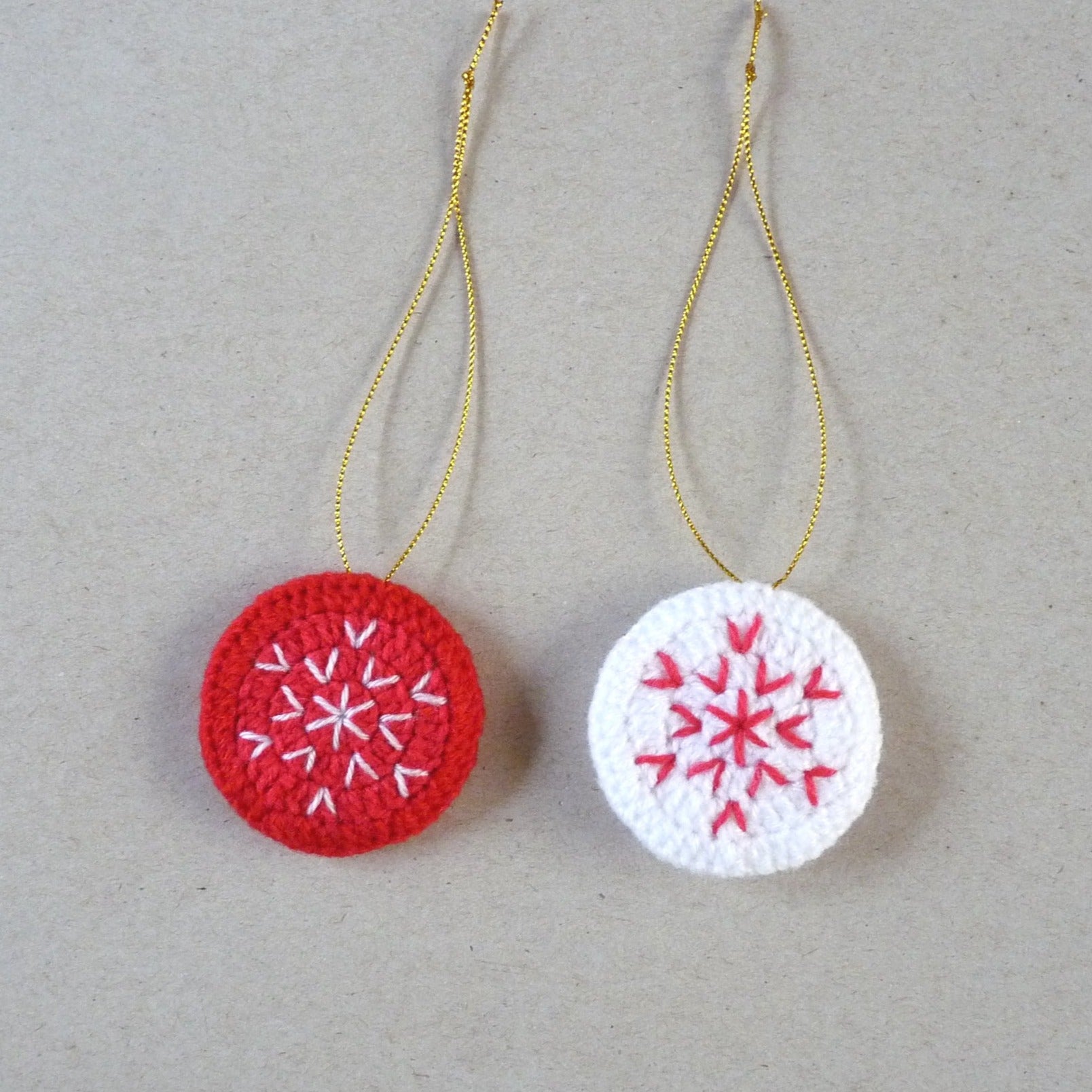 crochet red and white Christmas tree ornaments, set of 2