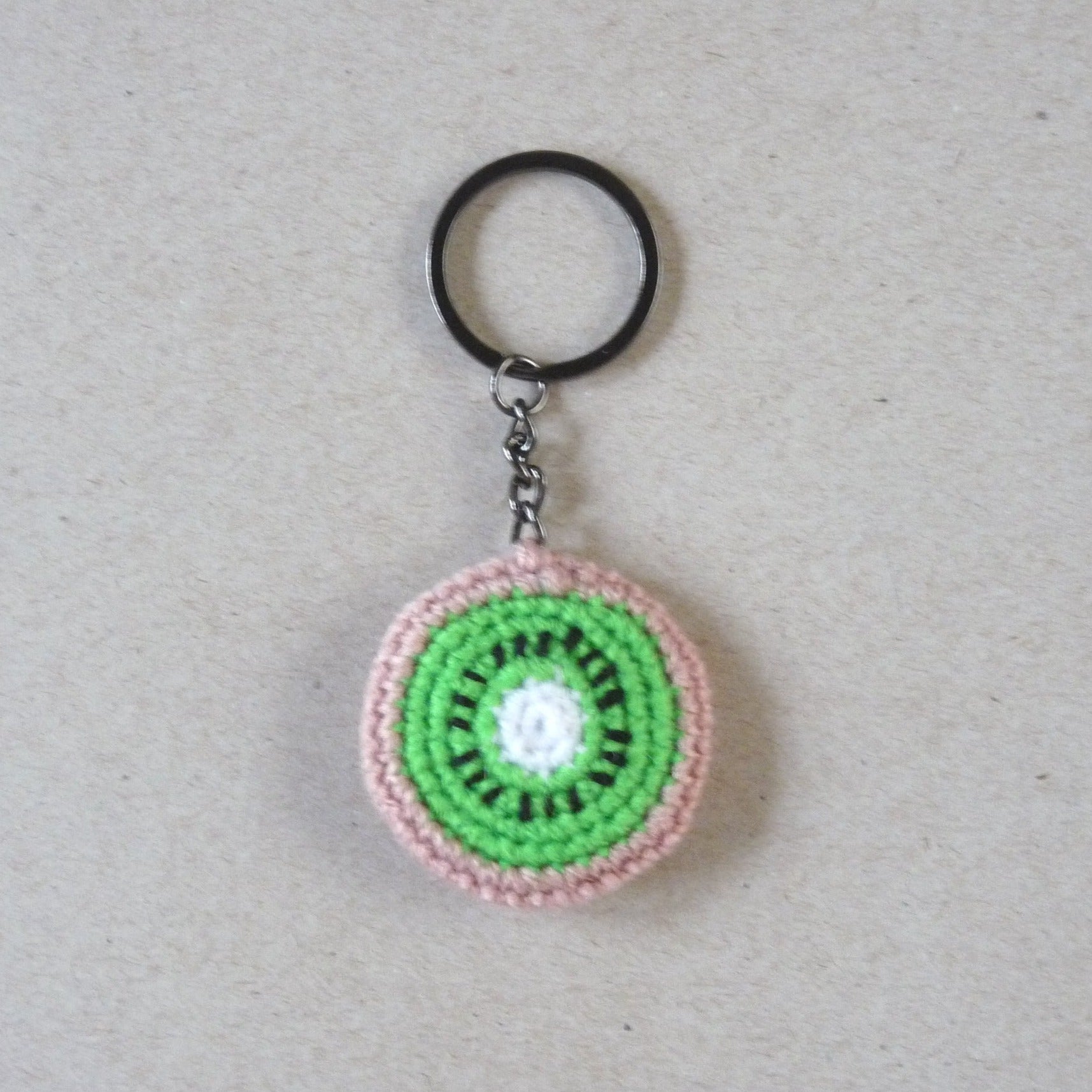 kiwi fruit slice crochet keyring