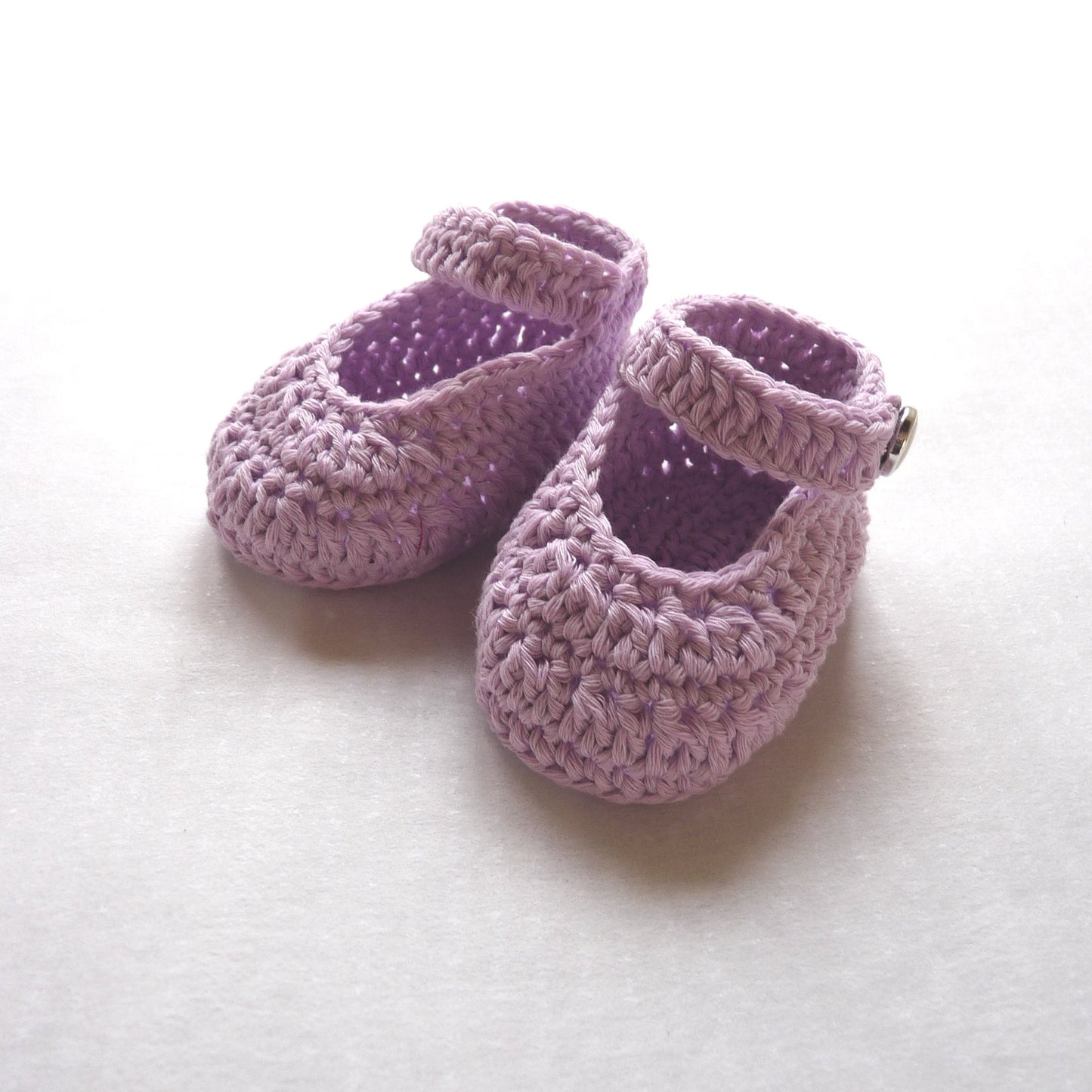 lilac crochet baby booties for little girls