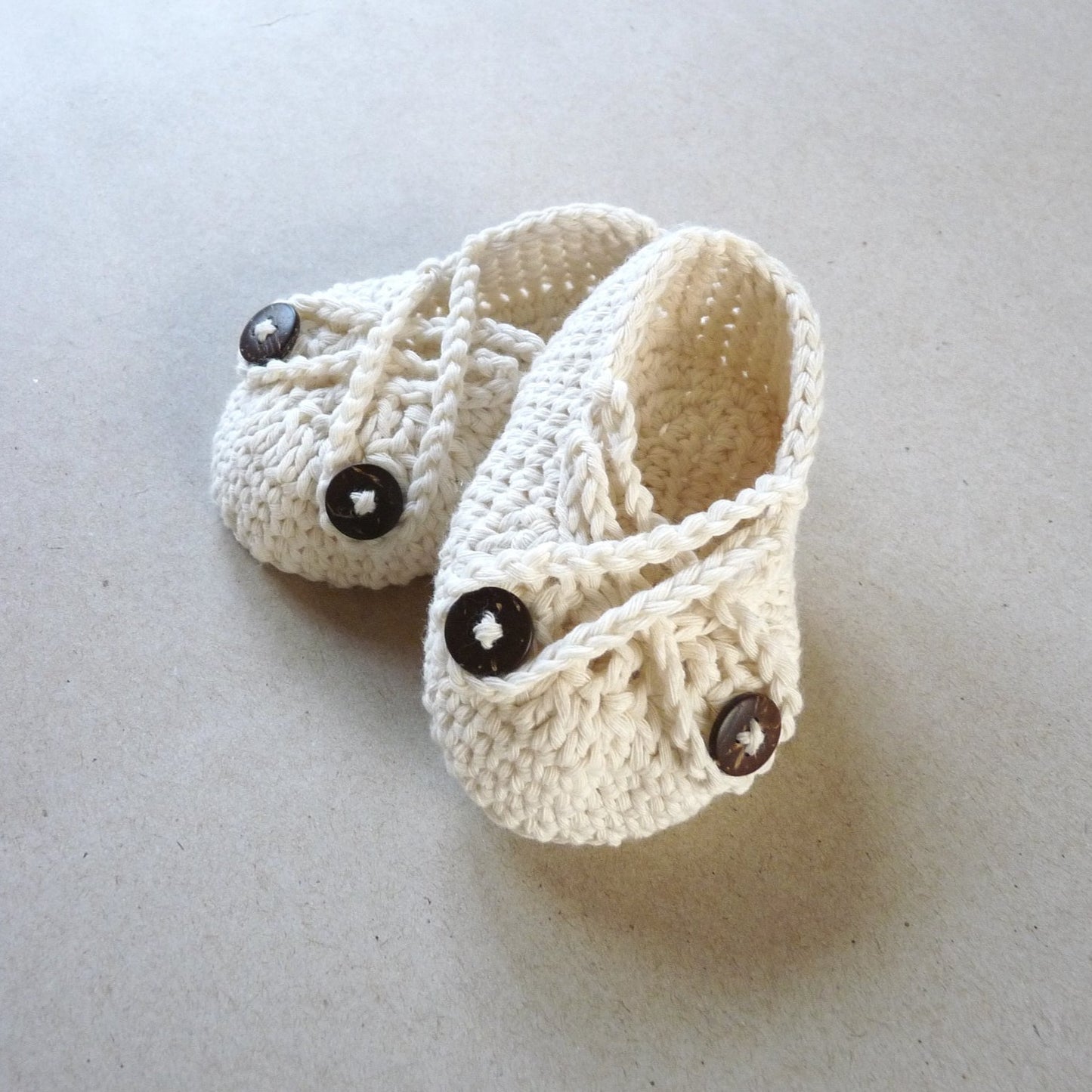 handmade crochet off white baby booties