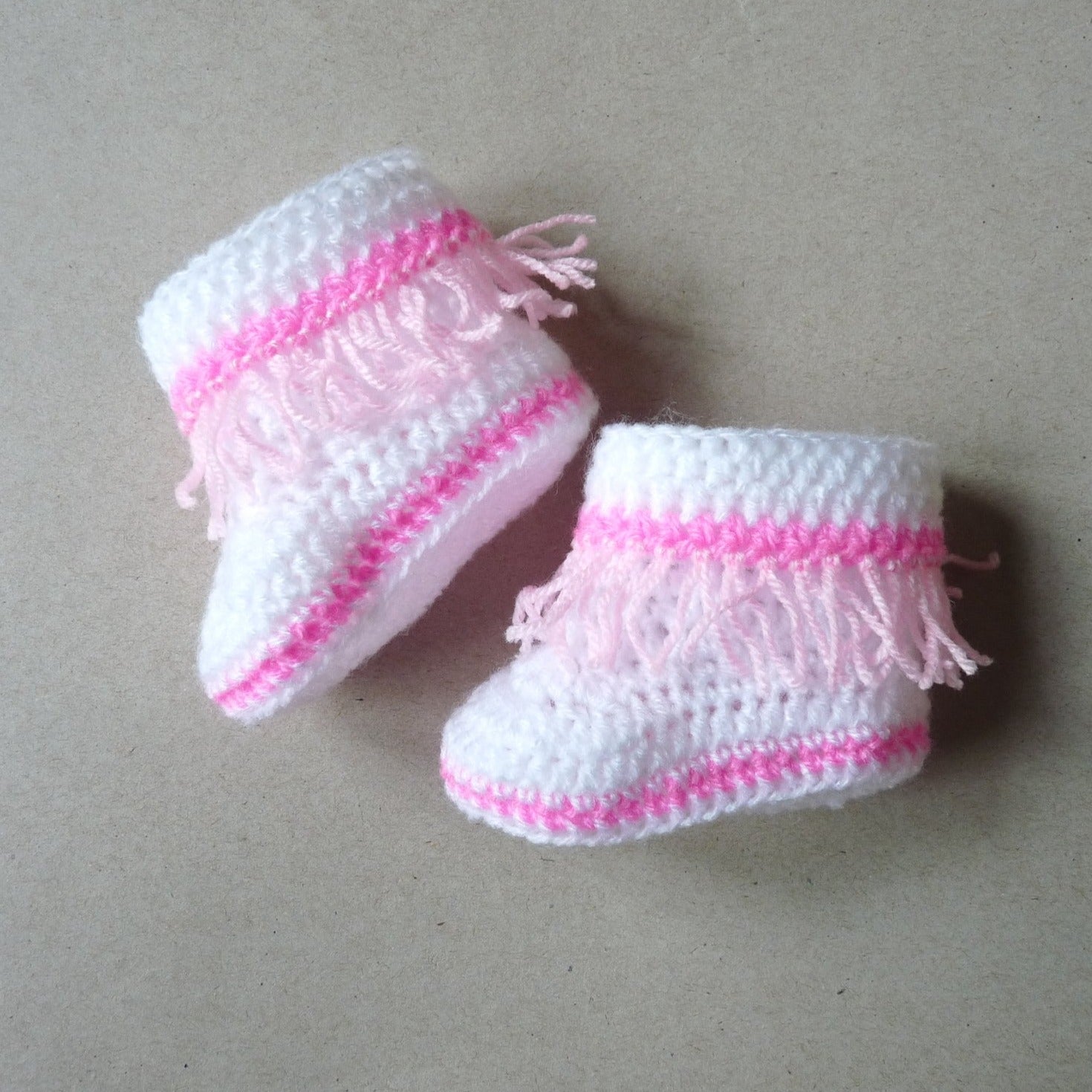 white and pink crochet baby shoes/ booties with fringe, baby moccasins for girls